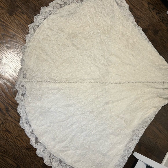 Waters Bridal Dress - Picture 4 of 8